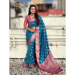 Sari Patola de Seda Suave Azul con Tejidos en Contraste con Hilo Zari, Elegante Traje de Fiesta - Product Image 1