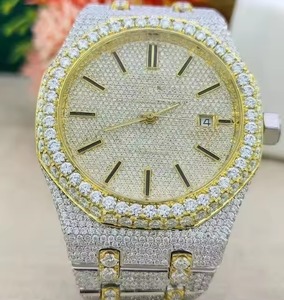 Montre de luxe pour hommes en acier inoxydable avec cadran et bracelet incrustés de diamants, mouvement à quartz analogique en cristal de saphir, affichage de la date - Product Image 1