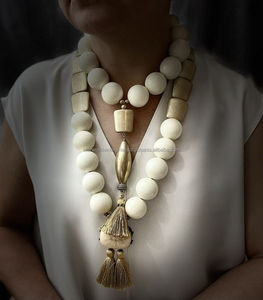 Collar hecho a mano de resina epoxi Collar de resina con temática de Ángel Estilo antiguo para decoración y regalo de bodas - Product Image 3