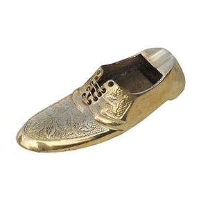 Cenicero de Cigarrillos de Latón Hecho a Mano |   Cenicero de diseño de zapato con grabado dorado en relieve |   Cenicero Decorativo de Mesa para el Hogar. - Product Image 4