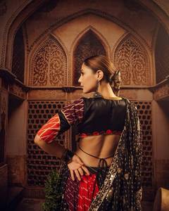 Lehenga Choli Patta en coton mousseline imprimé, avec travail de miroirs et dentelle Lampi, longueur ras du sol, prêt-à-porter spécial Navratri - Product Image 3