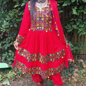 Vestido de Moda Vintage, Conjunto Afgano, Traje de Novia, Vestido Tribal para Mujer, Diseño de Bordado con Parches Sublimados - Product Image 1