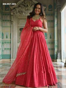 Hermoso Conjunto de Blusa y Lehenga en Georgette con Bordado de Hilo y Lentejuelas, Corte en A, Color Rosa Coral, con Flecos de Perlas, Moda Femenina - Product Image 5