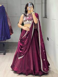 Ensemble Lehenga Choli Royal Flairy Kali avec Dupatta à motifs de perles contrastées et ceinture de créateur - Product Image 2