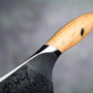 Cuchillo de carnicero de acero de Damasco de la marca Edge Master con mango de madera, adecuado para cortar carne, pescado, frutas y otros usos. - Product Image 3