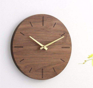 Horloge murale en bois personnalisée au design moderne, finition naturelle, pour une décoration élégante de la maison, occasions de mariage et de retraite, alimentée par USB - Product Image 2