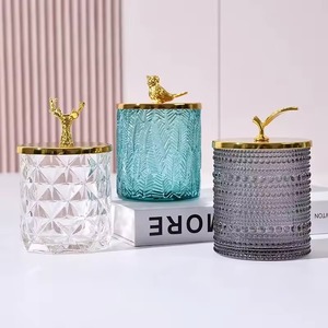 Golden Deer Top Acrylic Spice Jar with Ribbed Design Dust Resistant Herb Storage Container <b>for</b> Kitchen Use - Product Image 5