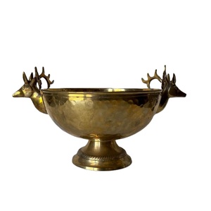 Bol sur piétement en métal martelé fait main, design classique rond, pour servir les boissons, bol à vin, décoration pour événements et fêtes - Product Image 5