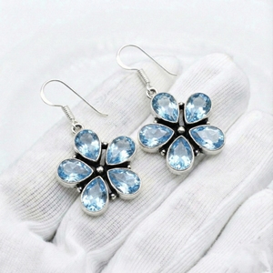 Pendientes de plata fina hechos a mano con engaste de bisel, topacio azul, diseño floral, plata 925 maciza, para mujer - Product Image 1