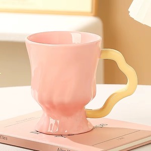 Fantástica taza de cerámica con colores suaves y una estética relajante, una linda taza de regalo ideal para amigos, parejas y seres queridos. - Product Image 6