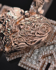 Compre en Línea en India el Colgante con Letra de Moissanita Iced Out de Krishnavii, Joyería Hip Hop de Lujo para Hombre en Plata de Ley Personalizada - Product Image 3