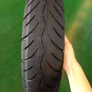 Neumático de Motocicleta KUMA K303, Fabricado en Vietnam con Caucho Natural + Nylon de Alta Calidad, Nuevo, 4PR/6PR/8PR, Vida Útil de 20000 KM - Product Image 1