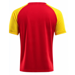เสื้อยืดคอกว้างสีแดงแขนสั้นทรงสปอร์ตสำหรับผู้ชาย แต่งขอบสีเหลือง ดีไซน์บล็อกสีพื้นแบบถักทรงปกติ - Product Image 6