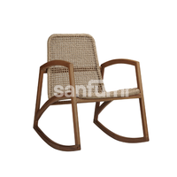 Fauteuil à bascule moderne en bois et rotin, mobilier de patio extérieur, design stable, usage domestique