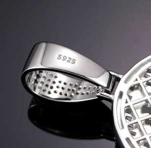 Colgante de Puño Iced Out de Moissanita, Plata 925 con Baño de Rodio, Joyería Hip Hop para Hombre, Micro Pavé con Corte Baguette, Uso Diario - Product Image 6