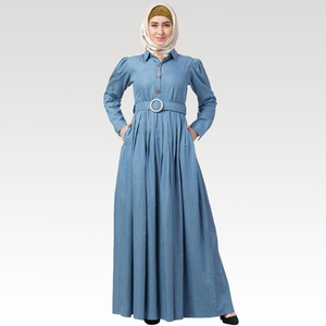 Robe longue plissée en jean premium sur mesure avec ceinture et boutons, manches longues, légère, en coton biologique, idéale pour l'été et les fêtes, pour femmes musulmanes. - Product Image 1