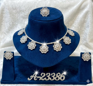 ชุดเครื่องประดับดีไซน์ดอกไม้ประดับเพชรซิคอนชุบทองคำจาก MOLL JEWELLERS สร้อยคอ ต่างหู ดีไซน์ทันสมัย สไตล์ชาติพันธุ์ คอลเลคชั่นเจ้าสาว รุ่นที่สาม - Product Image 1