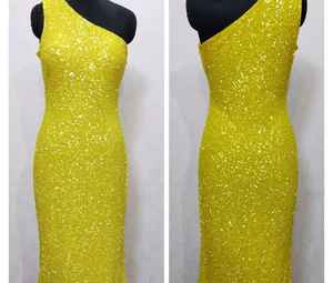 ชุดราตรีสีชมพูประดับเลื่อมสั่งตัดพิเศษ แขนกุด หรูหรา สำหรับงานเลี้ยง ขายส่งจำนวนมาก - Product Image 4