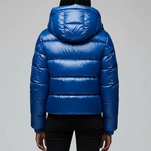 Veste matelassée pour femme en tissu confortable, grande taille, imperméable et respirante, pour activités de plein air, randonnée, course à pied et usage décontracté - Product Image 4