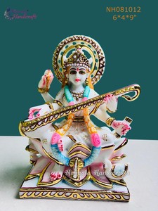 Estatua de Saraswati de Resina, Artesanía Nirmala |   Figura Religiosa Pintada a Mano para Decoración del Hogar u Oficina - Product Image 1