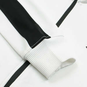 Ensemble de survêtement sportif pour homme, vêtements de sport confortables pour la course à pied, l'entraînement en salle de sport et les tenues décontractées quotidiennes - Product Image 2