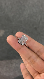 แหวนหมั้นเพชรทรงเหลี่ยมมรกตทองคำขาว 14K ปรับขนาดได้ เครื่องประดับแต่งงานสำหรับทั้งชายและหญิง - Product Image 2