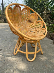 Silla infantil tejida de ratán natural en forma de flor, el respaldo de la silla tiene una hermosa forma de pétalo. - Product Image 3