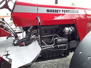 Tracteur Massey Ferguson modèle 291 neuf 4x4 90 CV à transmission par engrenages avec composants de roulement et d'engrenage - Product Image 4