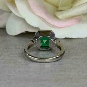 Bague d'anniversaire de mariage vintage Art Déco avec émeraude verte taille Asscher de 3,45 carats et diamants blancs, finition or blanc 14 carats, cadeau Ri - Product Image 5
