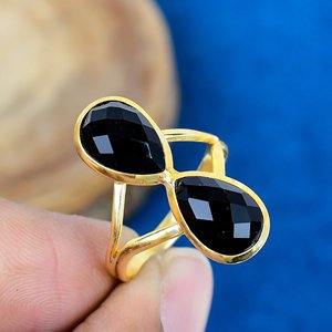 Bague en argent sterling 925 plaqué or 18 carats avec deux pierres en onyx noir naturel de forme poire - Product Image 1