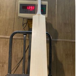 Bâton de cricket personnalisé de haute qualité, écologique et léger LS-CB-10, en bois de saule anglais durable, taille personnalisée OEM, 10 pièces officielles - Product Image 4