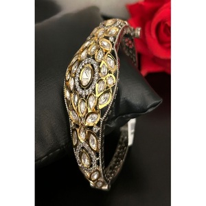 Magnifiques bracelets ouvrables en laiton plaqué or de qualité supérieure, tendance, pour femmes et filles, pour la collection de mariage - Product Image 1