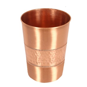 Ensemble de verres à boire en cuivre gaufré de qualité supérieure, vaisselle de luxe en métal pour Moscow Mules et bien-être par le yoga, articles en cuivre décoratifs pour la maison - Product Image 1