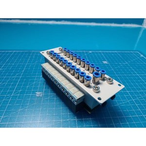 FESTO MHA1-PR10-3-D1 Rail de distribution pour électrovannes, d'occasion, pièces d'équipement semi-conducteur d'époque - Product Image 2
