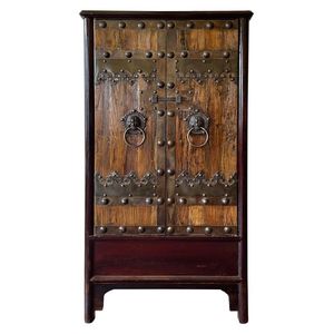Armario de Lujo Hecho a Mano con Madera Sólida de 2 Puertas, Armario Rústico de Roble Reciclado con Tachuelas de Latón Antiguo - Product Image 1
