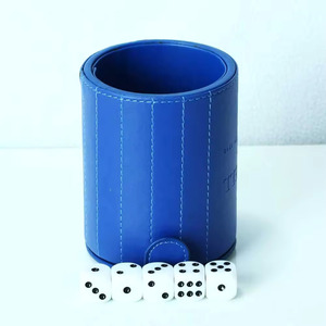 Gobelet à dés en cuir bleu, design rond gaufré, étui de rangement durable pour adultes, style luxueux - Product Image 4