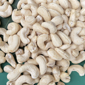 Vietnam Trusted Supplier Raw Cashew <b>Nuts</b> W320 High Quality Exported to US EU Middle East From Santigo - Product Image 1