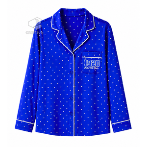 Conjunto de Pijama para Mujer Zeta Phi Beta con Estampado de Corazones Azules, Botones al Frente, Manga Larga, Cuello con Muescas y Ribete en Contraste - Product Image 2
