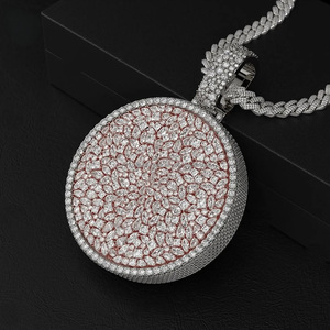 Cadeaux de mariage de luxe personnalisés en argent sterling pendentif cercle glacé breloque en grappe de diamants Moissanite collier personnalisé pour elle - Product Image 1