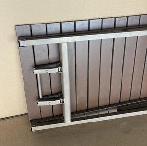 ชุดเฟอร์นิเจอร์รับประทานอาหารกลางแจ้งแบบพับได้ Lumetal Modern พร้อมโต๊ะไม้ระแนง PS และโครงโลหะ - Product Image 4