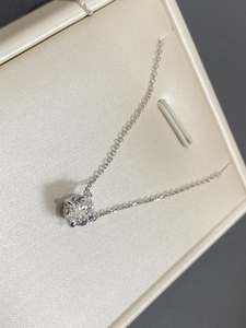 Collar con Colgante de Diamante Cultivado en Laboratorio, Corte Brillante, Color DEF, Claridad VVS/VS, en Oro, Oro Rosa, Oro Blanco o Plata, con Cadena, en Set de Regalo - Product Image 5