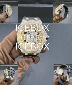 Reloj de Pulsera con Caja de Acero Inoxidable, Resistente al Agua hasta 10 Bares, Esfera de Cristal, Totalmente Adornado con Diamantes Moissanite, Cierre de Pulsera - Product Image 1