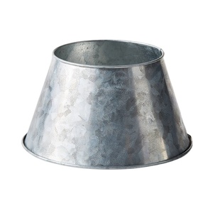 Support de sapin de Noël en métal nouveau look au design de luxe pour la décoration de Noël Collier de sapin de Noël en métal galvanisé - Product Image 1