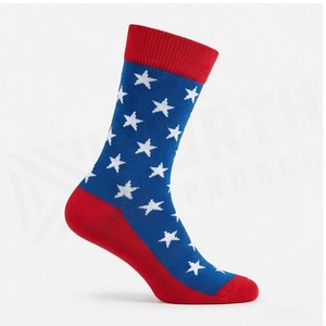 Chaussettes ras du cou bleues à étoiles blanches et bordure rouge, respirantes, tricotées pour adultes, usage décontracté - Product Image 3