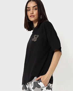 Camiseta Negra Oversize con Estampado Gráfico - Product Image 5