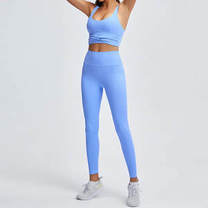Ensemble de yoga deux pièces pour femme 2026 : Tenue de sport athlétique, respirante, sans coutures, avec leggings ajustés et haut de fitness très élastique - Product Image 1