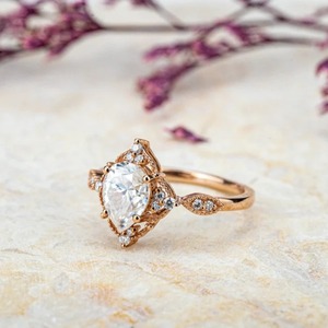 Proveedor Directo de Fábrica, Anillo de Compromiso con Diamante Moissanite, Joyería Personalizada a Precio de Mayoreo - Product Image 5