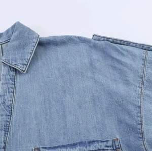 Chemise en jean oversize à manches chauve-souris, col rabattu, poches, couleur unie, décontractée, unisexe, ODM, pour l'automne/le printemps - Product Image 4