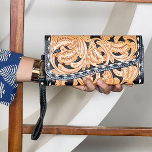 Cartera Larga de Cuero Genuino Hecha a Mano, Diseño Nuevo, para Mujer, con Espacio para Efectivo y Tarjetas de Crédito, con Correa para la Muñeca - Product Image 2