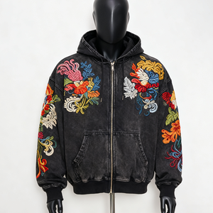 Sudadera moderna con bordados finos, construcción cómoda y versatilidad para el día a día. - Product Image 1